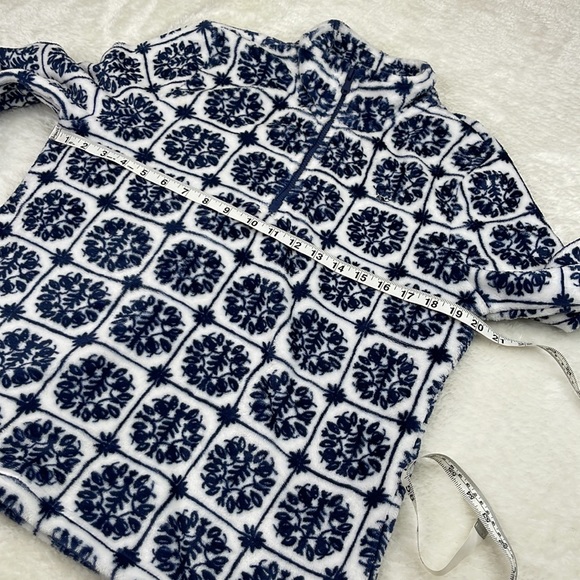 Vineyard Vines Island Tile Printed Teddy Fleece 1/2 Zip Pullover Blue Medium - Picture 5 of 8